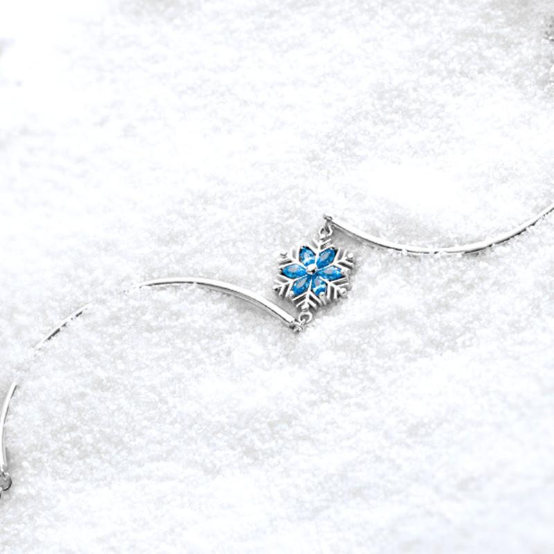 Elegant Blue Zircon Snowflake Bracelet: Japanese-Korean Style, Dainty Women's Christmas Gift
