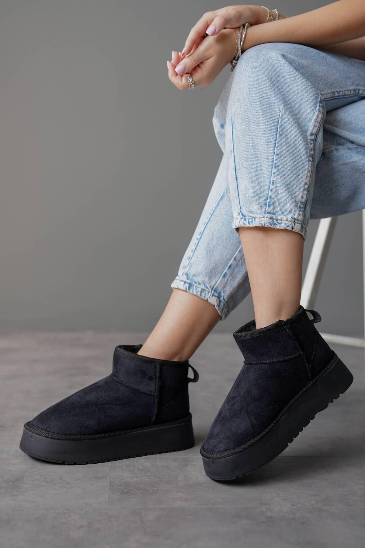 

Women s Fashion Style Special Design Thick Sole Fur Lined Boots 36