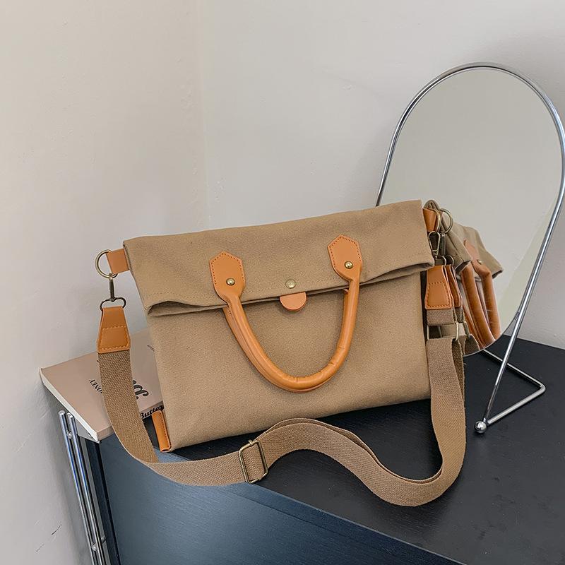 Leisure Commuting Large-capacity Canvas Bag Niche Design Messenger Bag New Versatile Portable Tote Bag