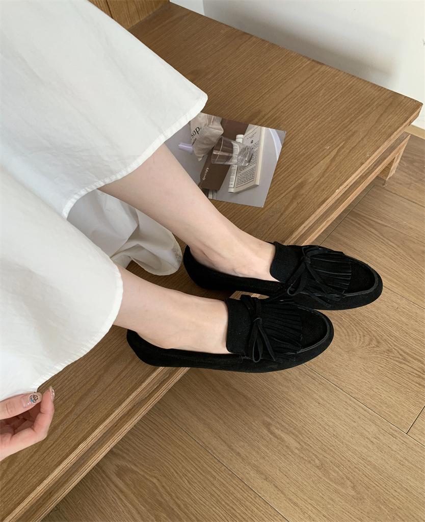 Retro Matte Tassel One-pedal Soft-soled Loafers Women's Spring 2025 New Versatile Fashion Deep-mouth Single Shoes