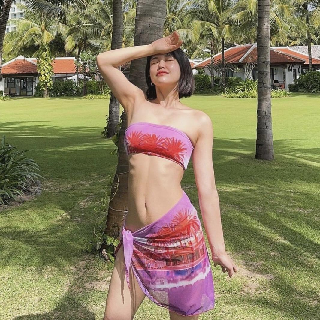 

2025 Women s Sexy Bandeau Bikini Swimsuit with Hip-Wrap Design Medium