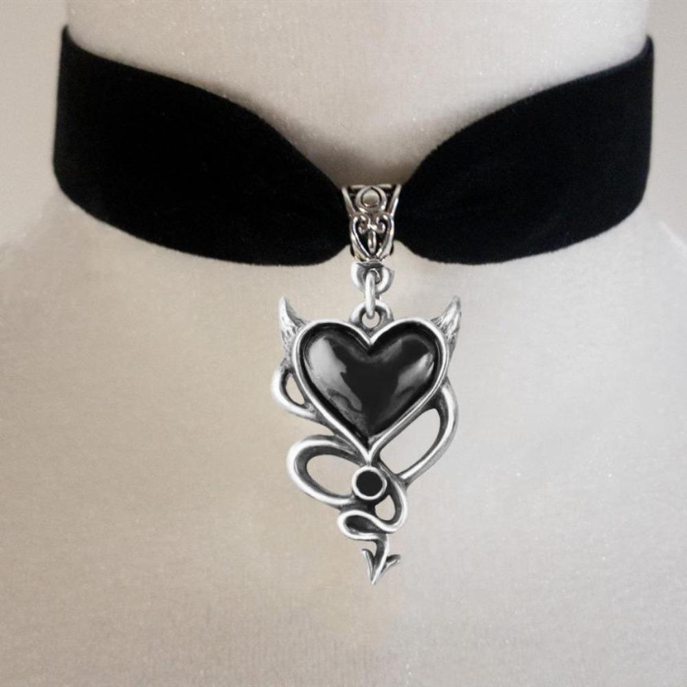 Gothic Punk Dark Devil Black Drip Glaze Heart Shape Flower Pendant Velvet Choke Necklace for Women Halloween Party Jewelry Gifts