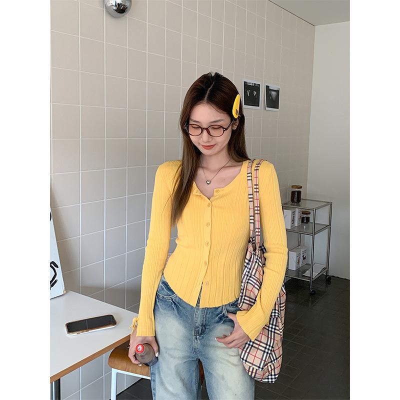 Xiaoxiangfeng yellow knitted long-sleeved cardigan jacket women's spring new Korean chic slim-fit button-up top