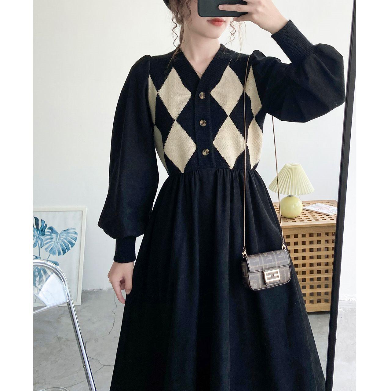 

Вязаное платье с V-образным вырезом и лоскутным узором аргайл: Женское осенне-зимнее платье в стиле Хепберн, облегающее платье-двойка с высокой талией. M чёрный