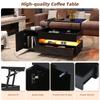 Mesa de centro elevable de 95*50*40 cm con 1 cajón, 1 armario, LED, Alto brillo, Almacenamiento oculto, Almacenamiento semiabierto, Negro