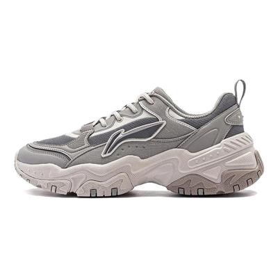 Li Ning Açúcar Mascavado Amortecimento de Choque de Rebound Macio Resistente ao Desgaste Retrô Sola Grossa Aumento de Altura Cano Baixo Sapatos Casuais Masculinos Sapatos Casuais AGCT423-4