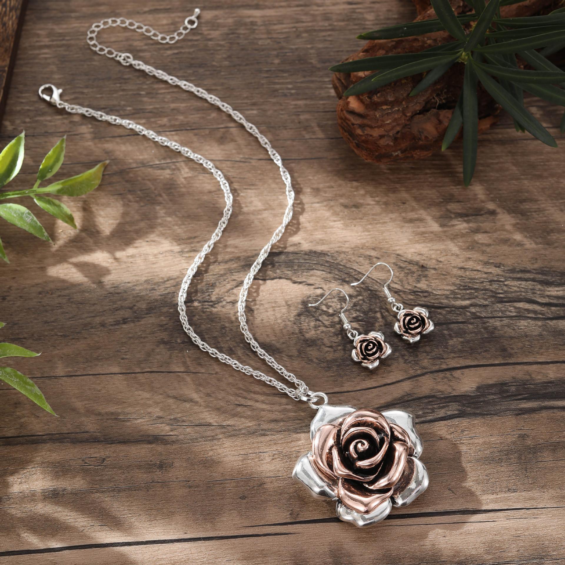 

Новые глянцевые двухцветные серьги-розы, кулон, модное и высококлассное женское двухцветное ожерелье с розой.