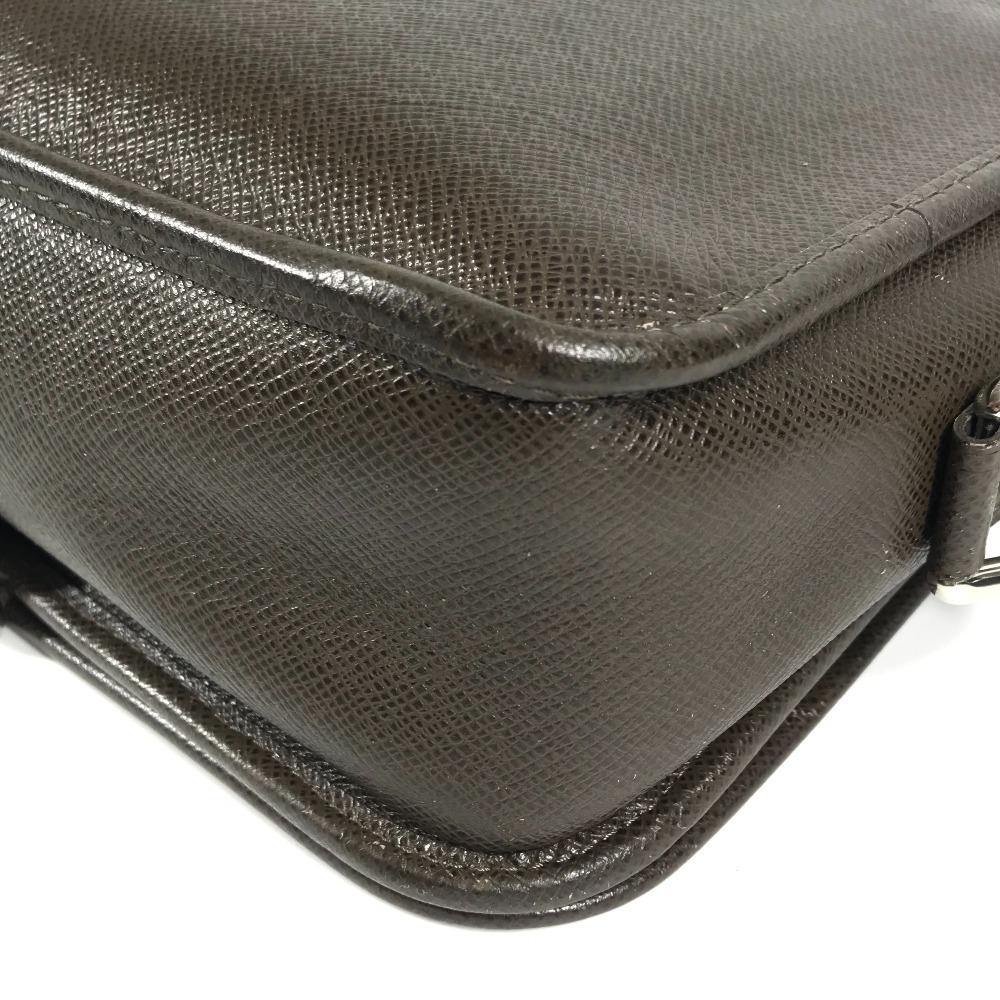 Louis Vuitton M32488 Taiga Andrei Crossbody Messenger Bag Flap Shoulder Bag