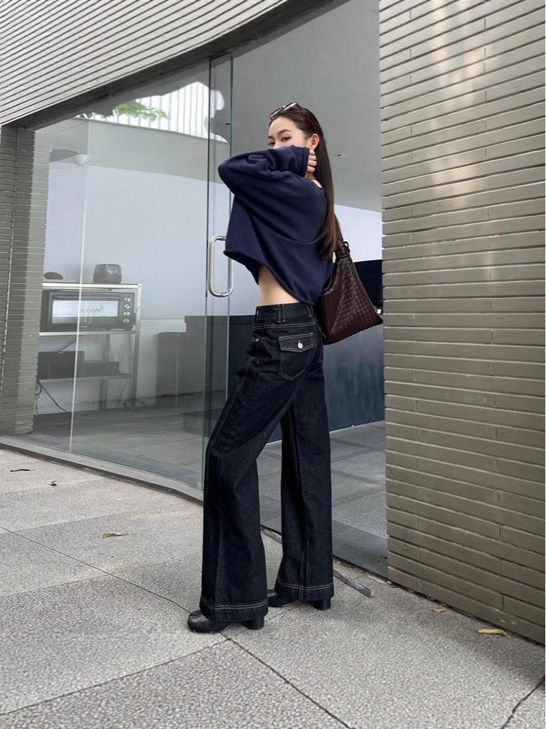 Damspecifika Högmidjade Retro Jeans med Kontraststygn och Vida Ben
