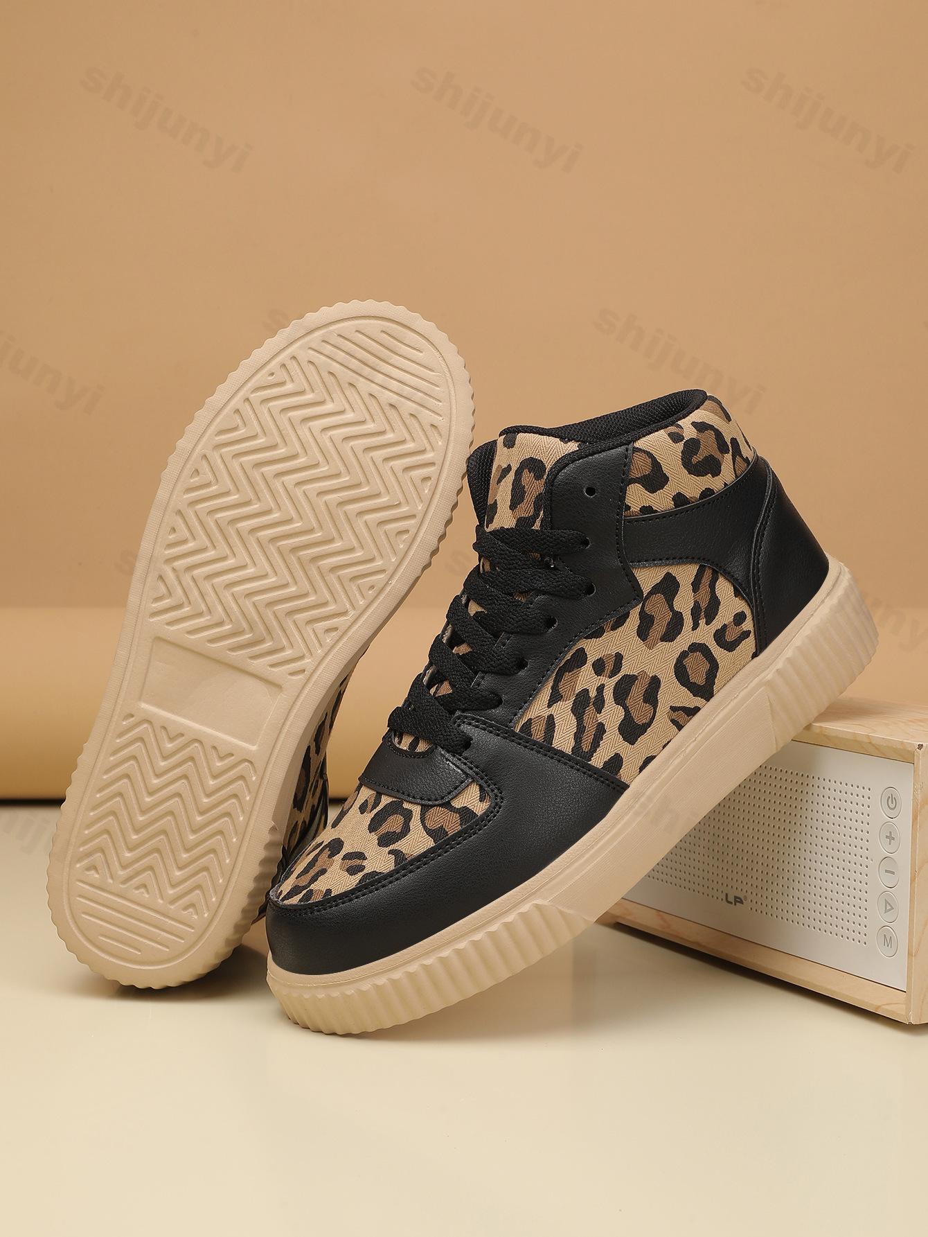 

Модные мужские повседневные спортивные кроссовки с высоким верхом и леопардовым дизайном, новинка осени 2025 года, удобные, универсальные, нескользящие, нишевые, на массивной подошве 36 чёрный