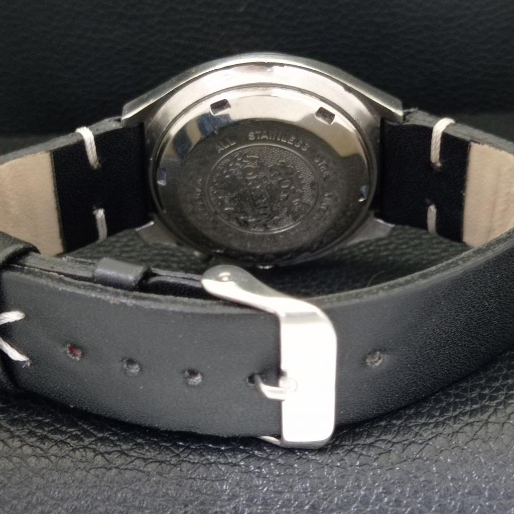 VINTAGE ORIENT AUTOMATIC 46943 JAPAN MENS BLACK COLOR DIAL WATCH a700716-5 R204-a700716