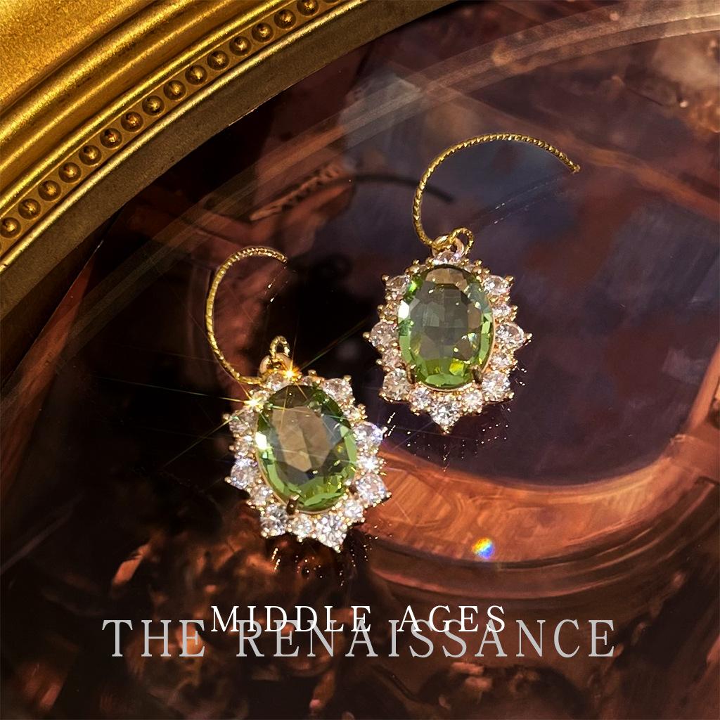 Retro fashion oil-dripping earrings niche temperament medieval style earrings personality high-end pearl earrings