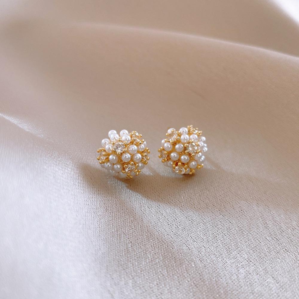 French Retro Flower Butterfly Pearl Fringed Earrings Light Luxury High-end Stud Earrings Niche Versatile Earrings Women