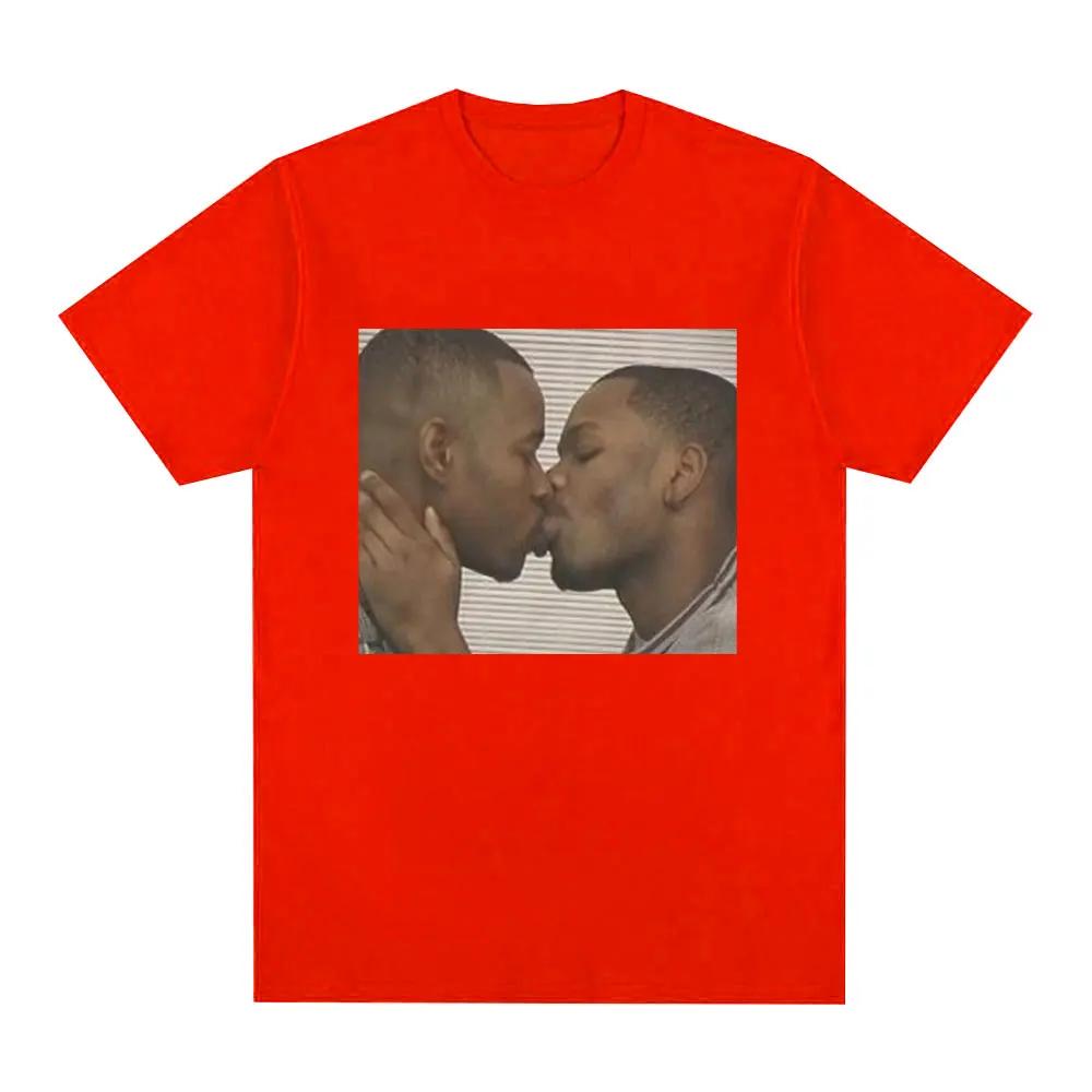Funny Two Unisex Kissing Meme Tshirt Womens Fashion Hip Hop Retro Tshirt Casual Loose Short Sleeve Tshirt Top Unisex T-Shirt