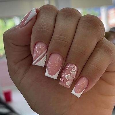 Uñas Artísticas Portátiles con Rayas Diagonales 3D y Flor Blanca - Puntas Cuadradas Mediano Cortas para Europa y América