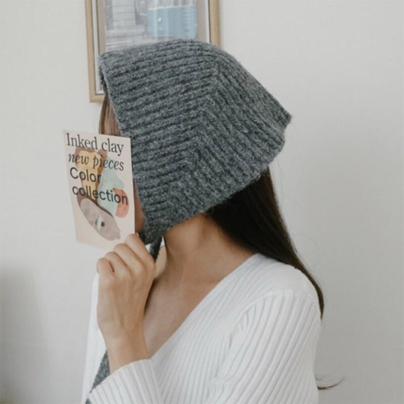 Wintercape van gebreide Bokashi-wol met oorklappen voor dames