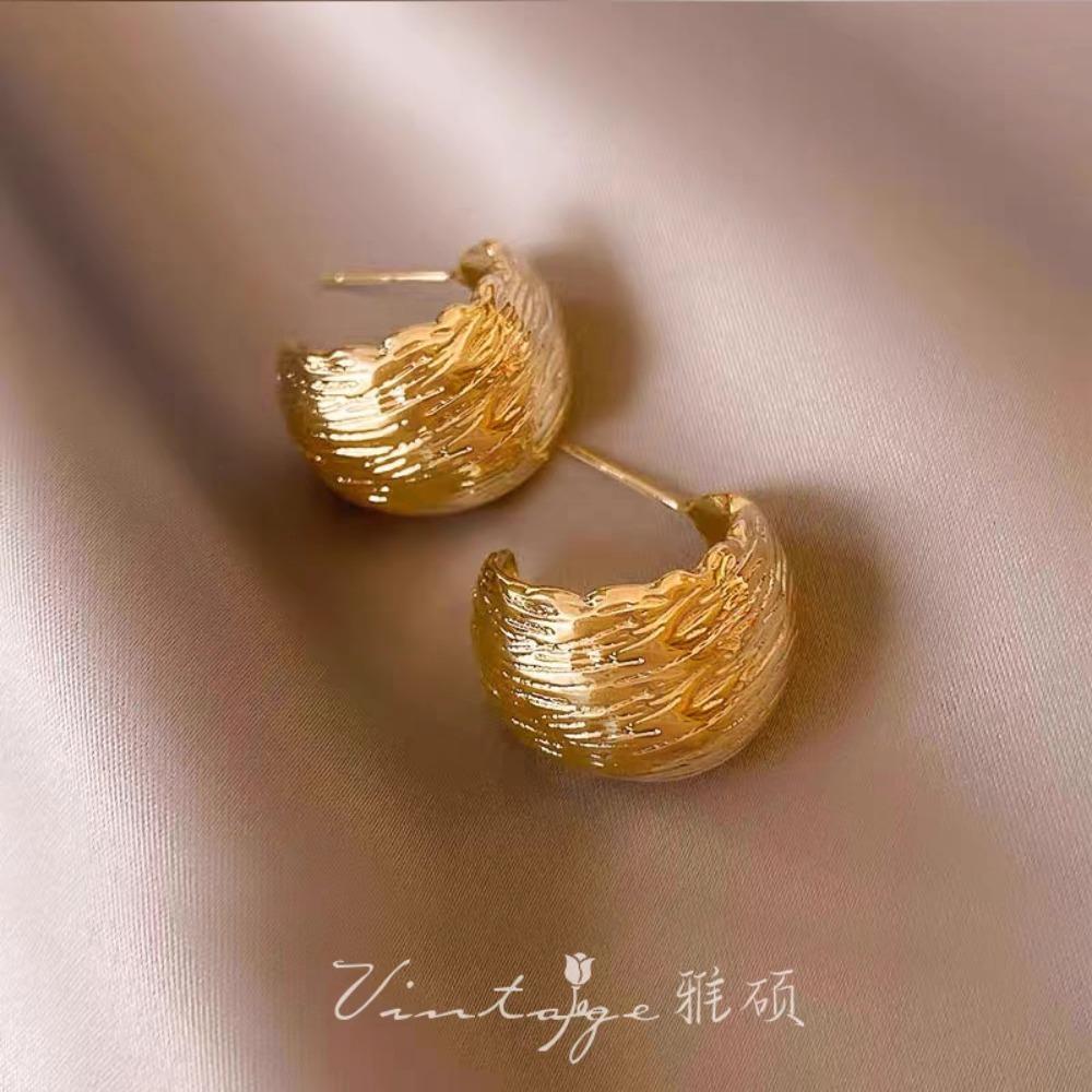 Golden Circle Earrings for Women 2025 New Ear Buckles, Light Luxury, High-end Sensory Ring Earrings, No Need To Pick Earrings When Sleeping