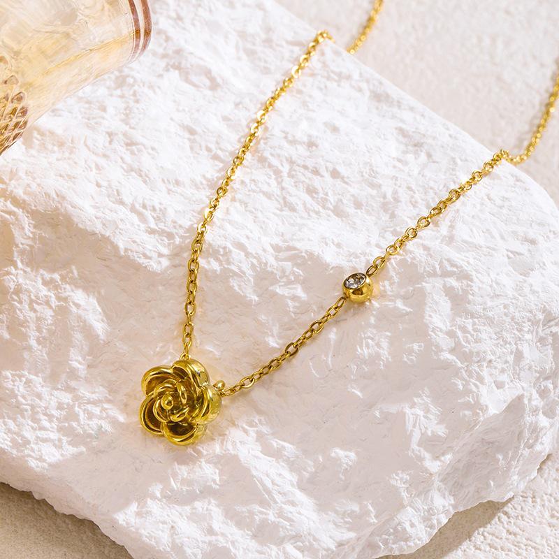 Exquisite French Retro Rose Necklace: Romantic Light Luxury Clavicle Chain - Personalized Festival Birthday Gift