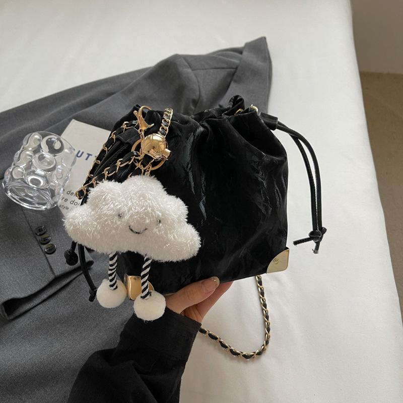 

Small fresh chain bucket bag, new summer simple shoulder bag, textured messenger bag, fashionable чорний