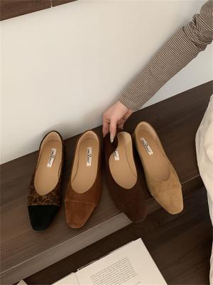 Pantofi simpli cu talpă plată și îmbinări în stil retro francez pentru femei, nou 2025, modă Maillard, versatili, cu talpă moale, cu gură joasă, pantofi de bunicuță
