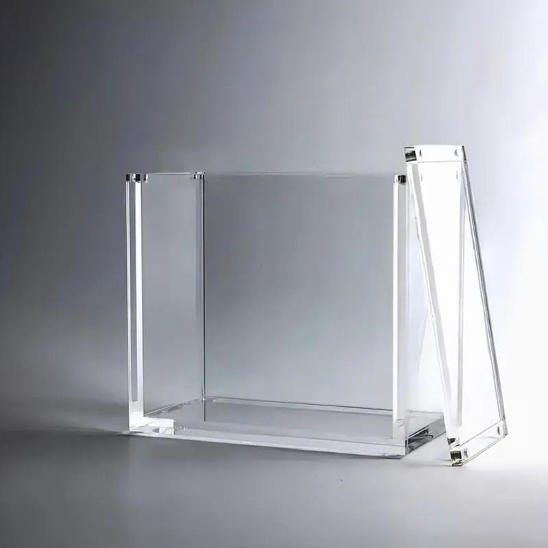 Portable Shatters Resistant Magnetic Holder With Secure Closure Display Case For Trading Cards And Event