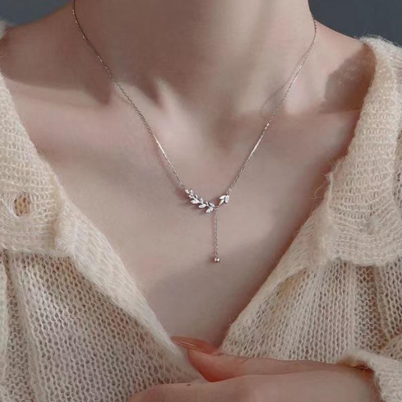 2026 wheat ear necklace women's new trendy high-end pendant collarbone chain light luxury niche natal year sweater accessories