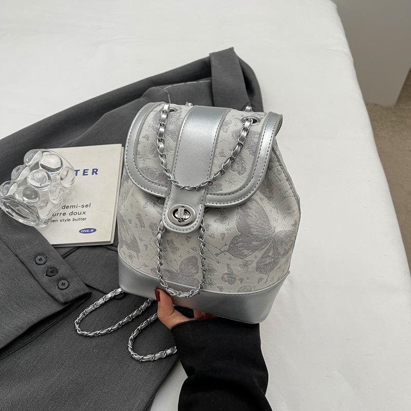 

Korean version of the popular beautiful butterfly chain backpack 2025 summer new fashion bag women s leisure niche backpack серебряный