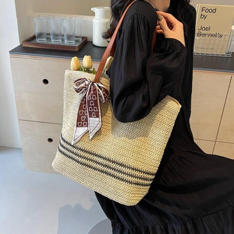Straw Bag Women's New Trend Fashion Simple Large Capacity Shoulder Bag Leisure Commuter Tote Bag