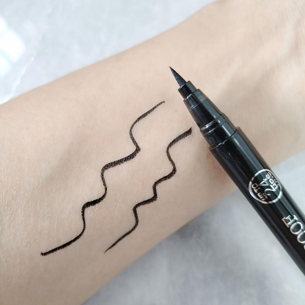 Crayon eye-liner liquide ultra-fin et waterproof, séchage rapide, anti-bavures, longue tenue, noir, application précise pour un maquillage des yeux spectaculaire.