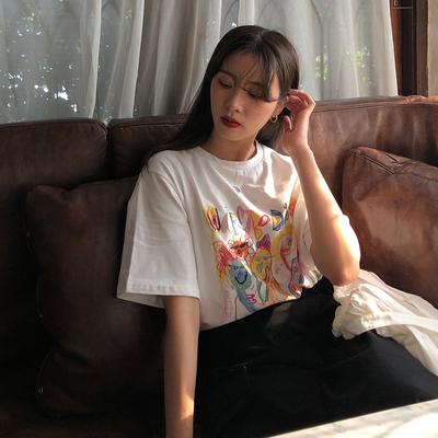 Weißes kurzärmliges Damen-T-Shirt im koreanischen Stil mit lockeren Halbärmeln für den neuen Sommer, vielseitiges Basishemd-Oberteil für Damen