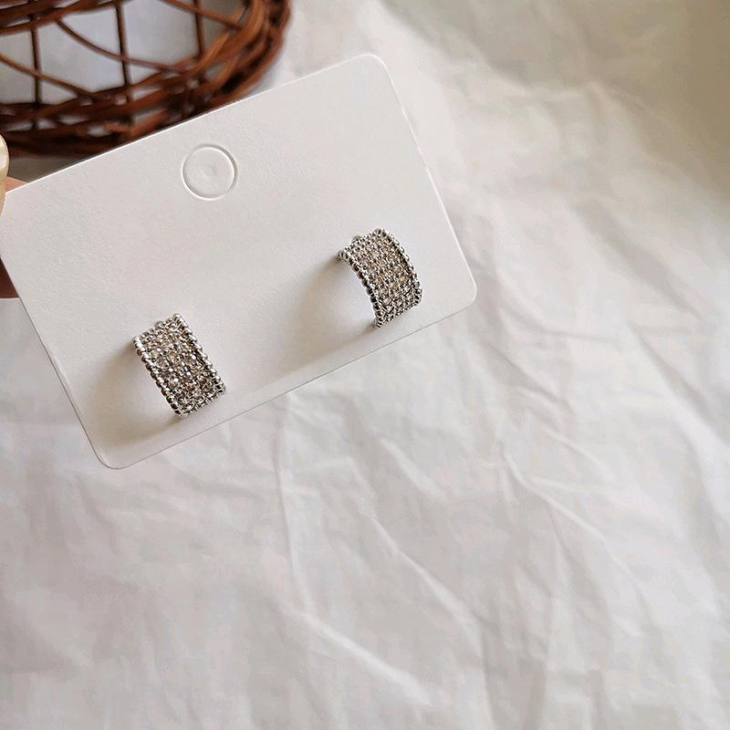 

Popular C-shaped Hollow Pure Needle Earrings Super Flashing Earrings
