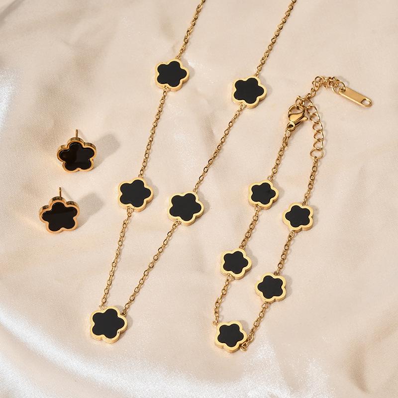 Conjunto de Joias de Aço Inoxidável Trevo de Quatro Folhas Inspirado em INS: Pulseira, Brincos de Pino e Colar para Mulheres