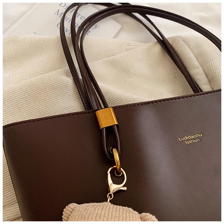 Vintage Large-Capacity Women's Tote Bag 2026 – High-Quality, Fashionable Single Shoulder Bag