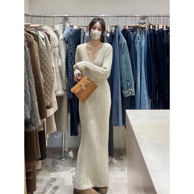 Beautiful rich daughter long deep v-neck sweater with knitted bottoming dress for women's autumn and winter