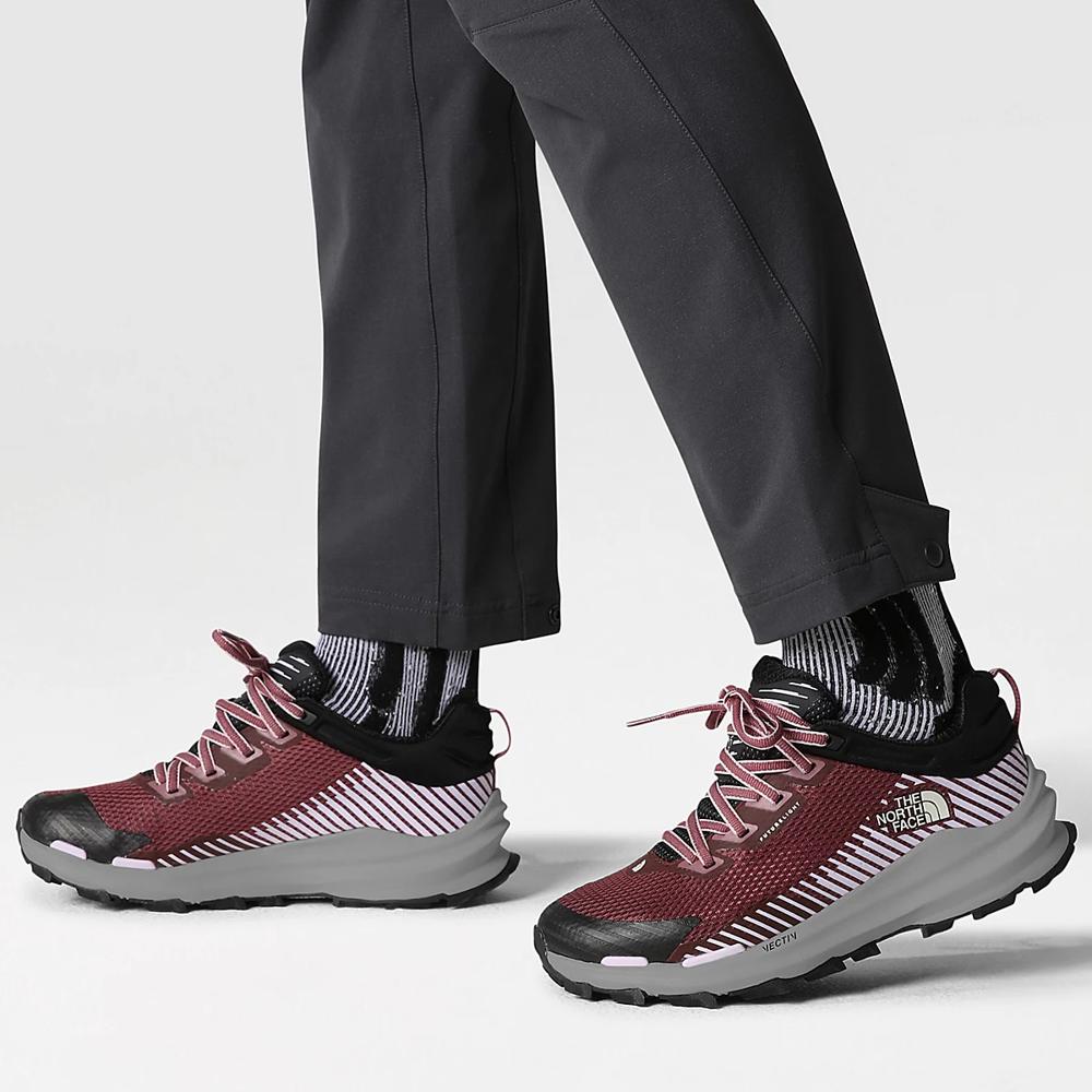 Sports shoes The North Face red