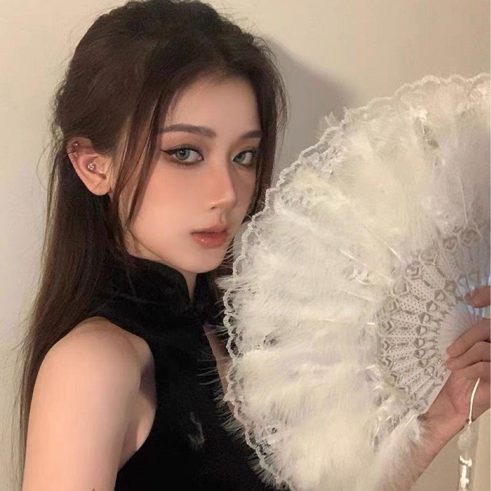 

Складной веер ханьфу чонсам в китайском стиле, черное перо, антикварный веер, новый китайский танцевальный веер, рождественское украшение