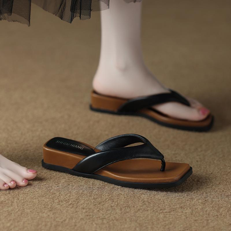 Schafsleder Version 529-3 ausländischer Stil halbschleppend Damenoberbekleidung 2025 Sommer neue beliebte Flip-Flops Strandsandalen