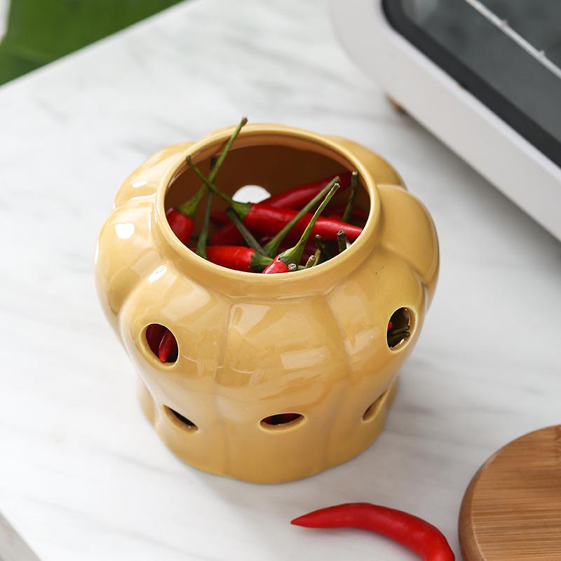 Creative Ceramic Storage Jar with Ventilation for Garlic, Ginger, and Chili Peppers