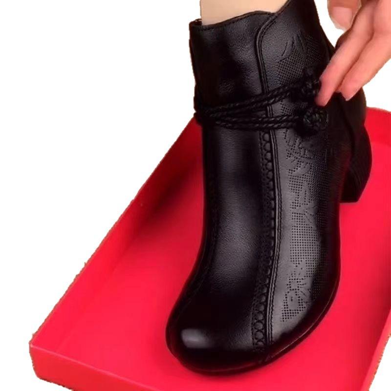 Short Boots Women's Autumn 2025 New Fashionable, Comfortable and Wear-resistant Versatile Niche Retro Style Round Head Real Height-increasing Boots