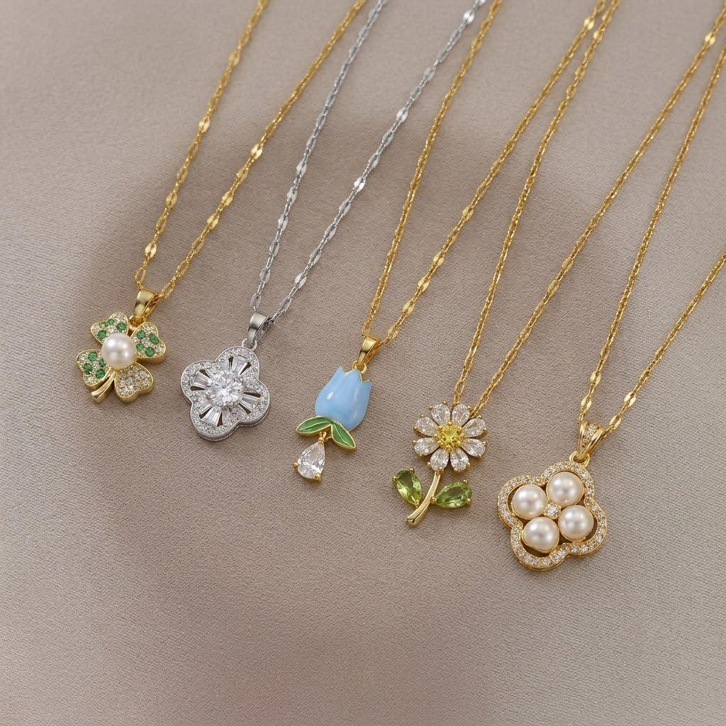 Women's European & American Style Pearl Flower Zirconia Pendant Necklace