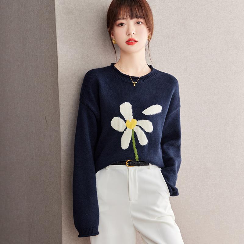 Fashion Floral Jacquard Pullover Sweater with Loose Fit for Women