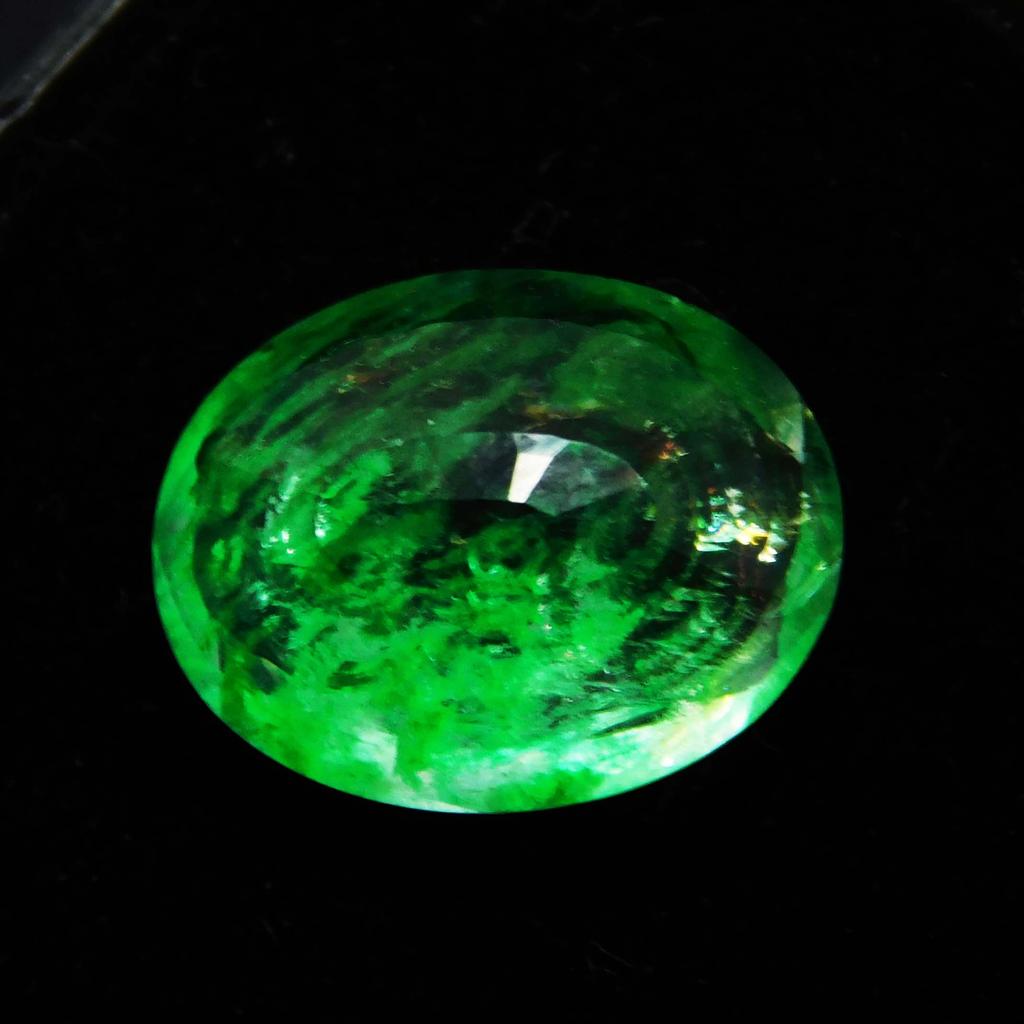 Natural Green Colombian Emerald 6ct Oval Cut Certified Loose Gemstone