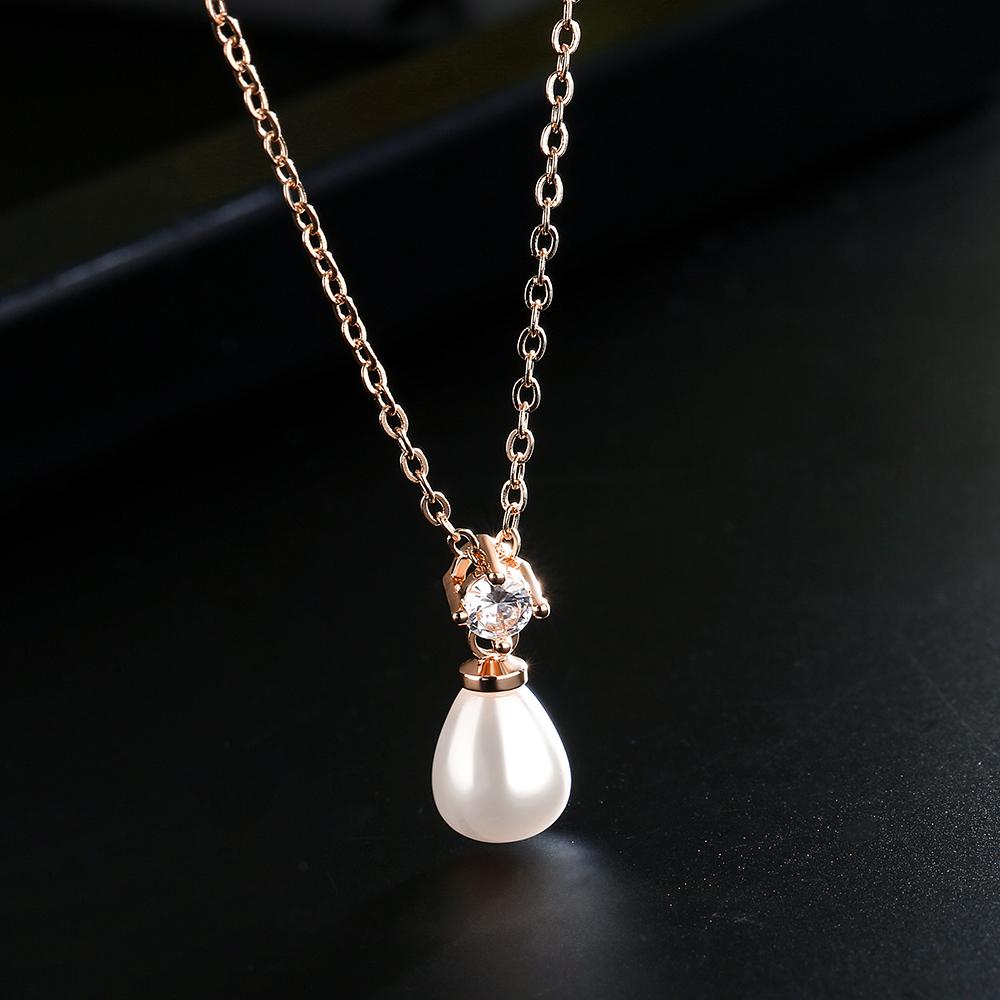 

ZAKOL Exquisite Water Drop Imitation Zircon Pendant Necklace for Women Korean Fashion Crystal Zircon Wedding Zircon WHITE