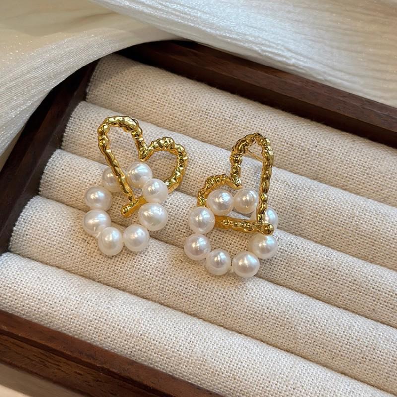 Elegant Pearl Heart Earrings - French Design, Simple, Gentle, and High-Class