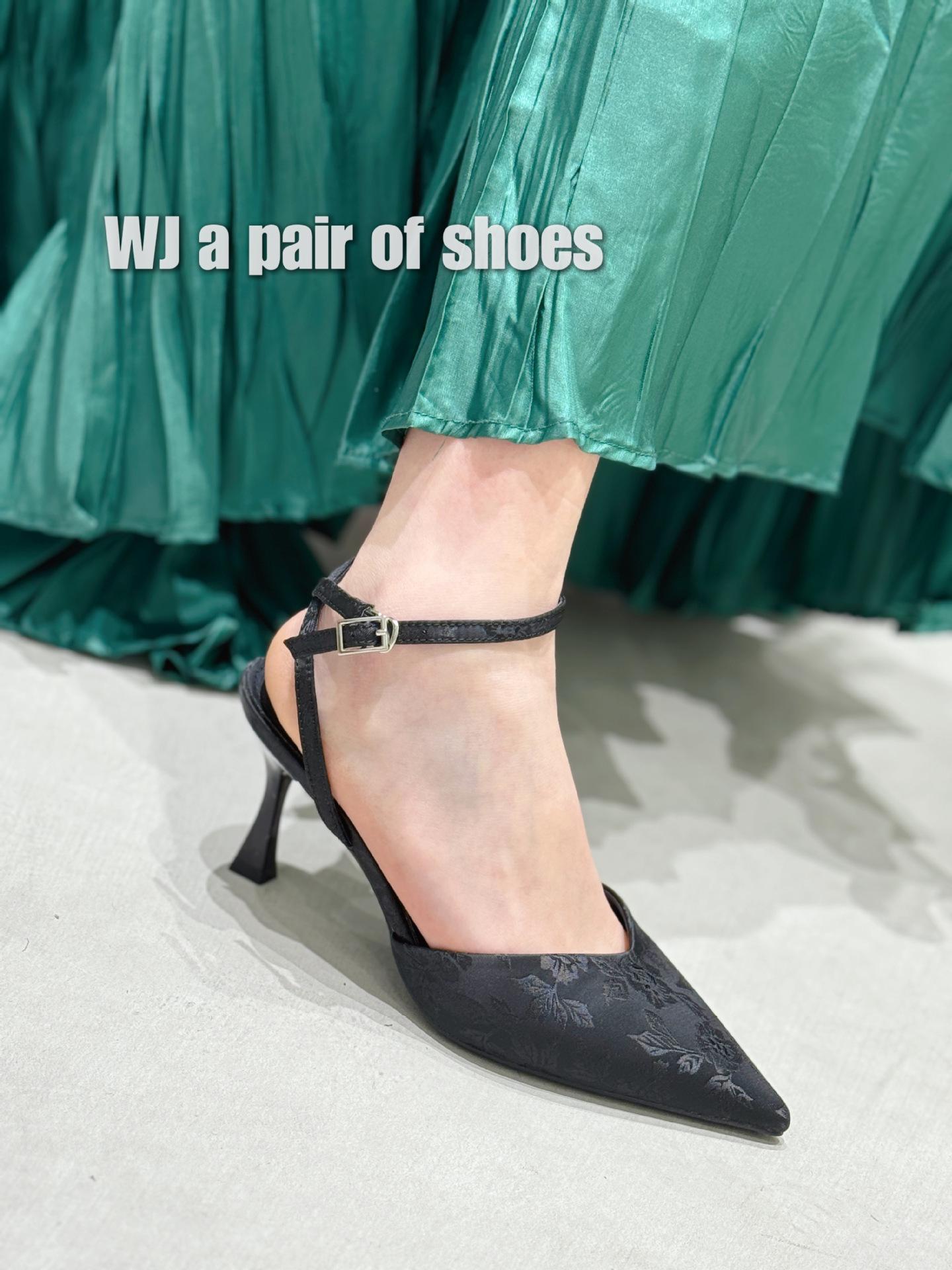 

Гуофэн однословная пряжка с сумкой на носке сандалии женские тонкие каблуки 2024 лето французский темперамент с принтом острый носок пустые высокие каблуки 34 чёрный