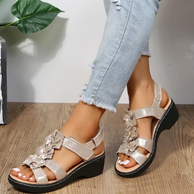 Sandali Larghi Estate Traforati Tacco Inclinato Bocca di Pesce Fibbia a Fiore Sandali Casual sandali ortopedici comfort donna