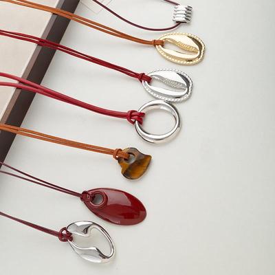 2025 Módní kožený provázkový náhrdelník ke klíční kosti - Dámské luxusní přívěskové řetízkové doplňky