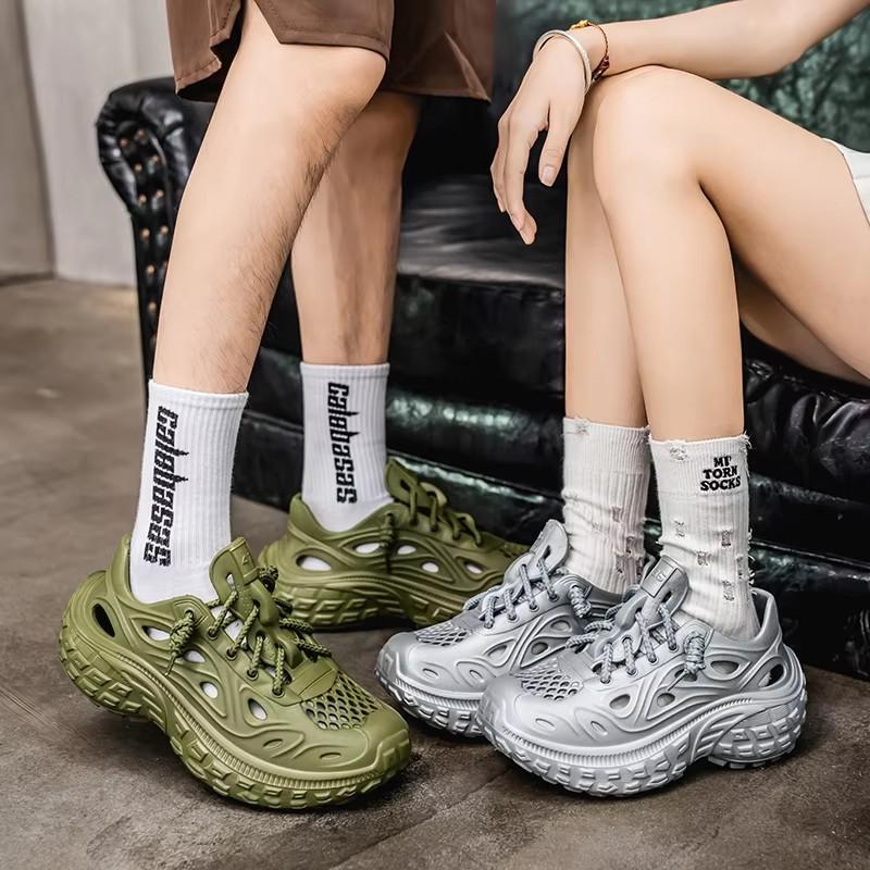 New Breathable Garden Shoes for Women Summer Couple Sandals Non-slip Thick Bottom Men's Sandals Outdoor Baotou Beach Men's Shoes