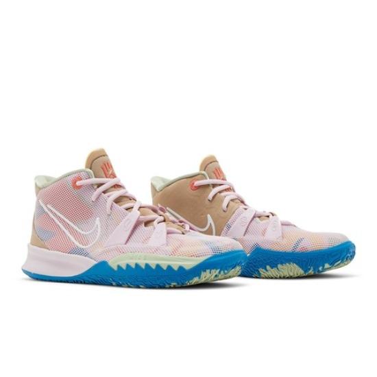 

Nike Kyrie 7 GS 1 World 1 People - Regal Pink CT4080-600 EU 40