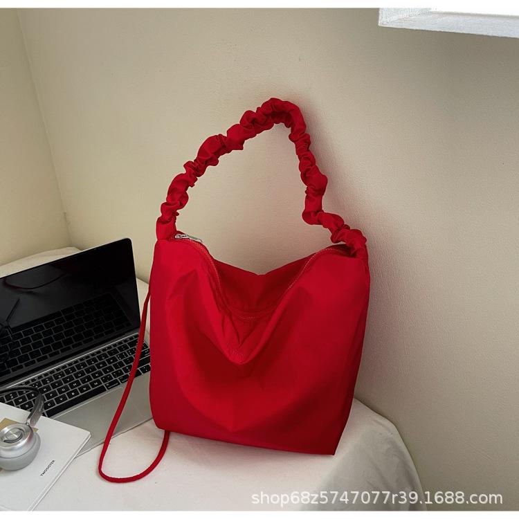 Casual large-capacity nylon cloth bag women s 2025 new lightweight and simple crossbody bag commuter shoulder tote large bag